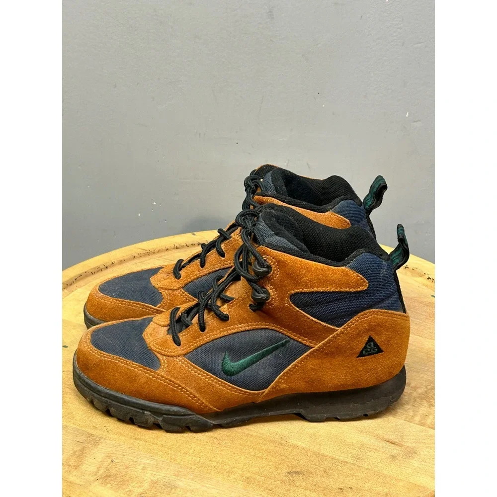 Nike Hiking Boots Womens 7 Brown‎ ACG Vintage 685041-234 Suede Gorpcore Trail